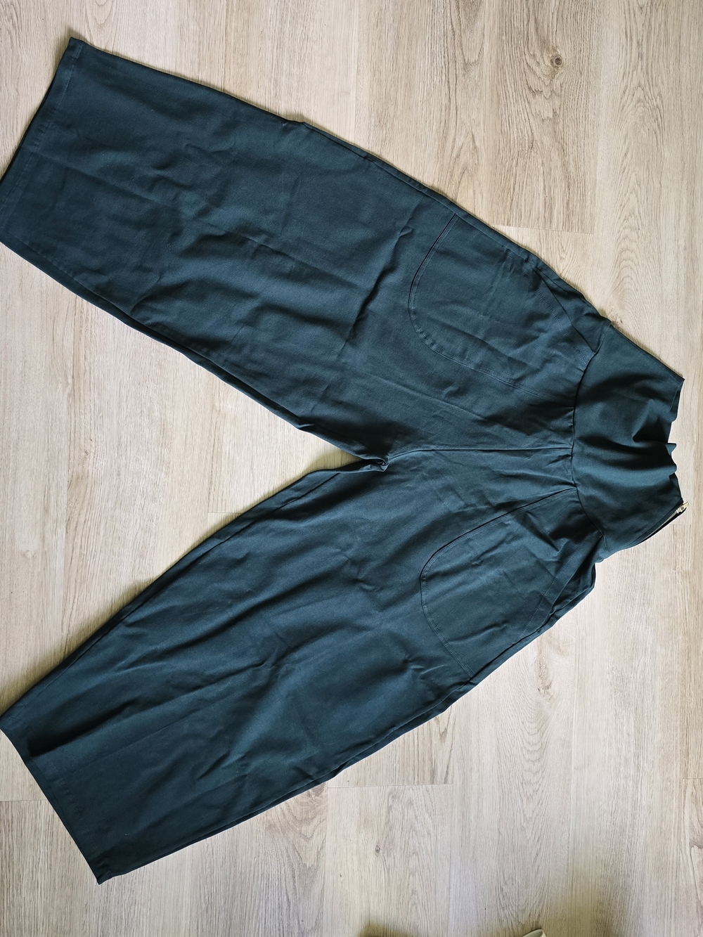 Manners London NWOT Barrel Leg High-Waist Pants in Dark Green